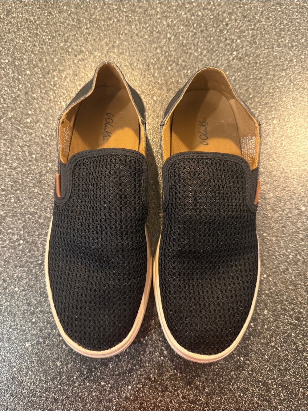 OluKai Women's Black Slip-On Mesh PEHUEA Loafers with Tan Trim - size 7.5